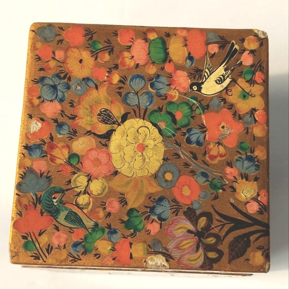 Kashmir Hand Painted Laquer Paper Mache Trinket Box Made in India - Picture 5 of 11